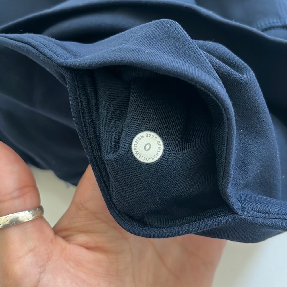 lululemon align navy blue joggers - Picture 4 of 4